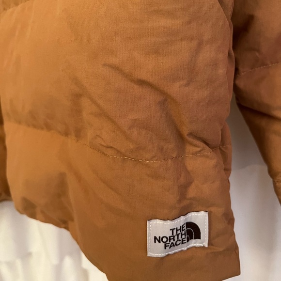 EUC Men’s Northface tan puffer coat jacket XL - Picture 3 of 5